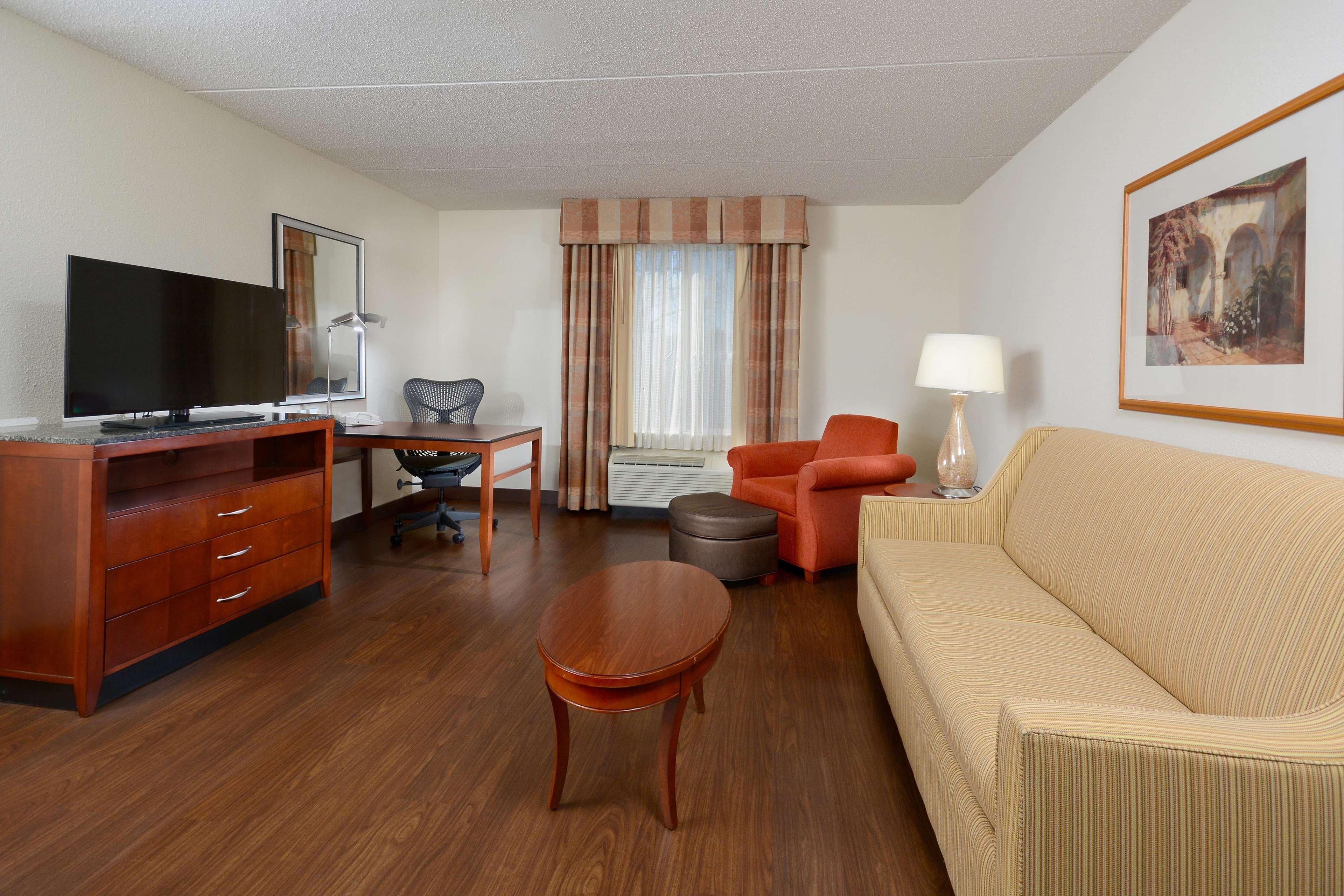 Hilton Garden Inn Ґрінсборо Екстер'єр фото