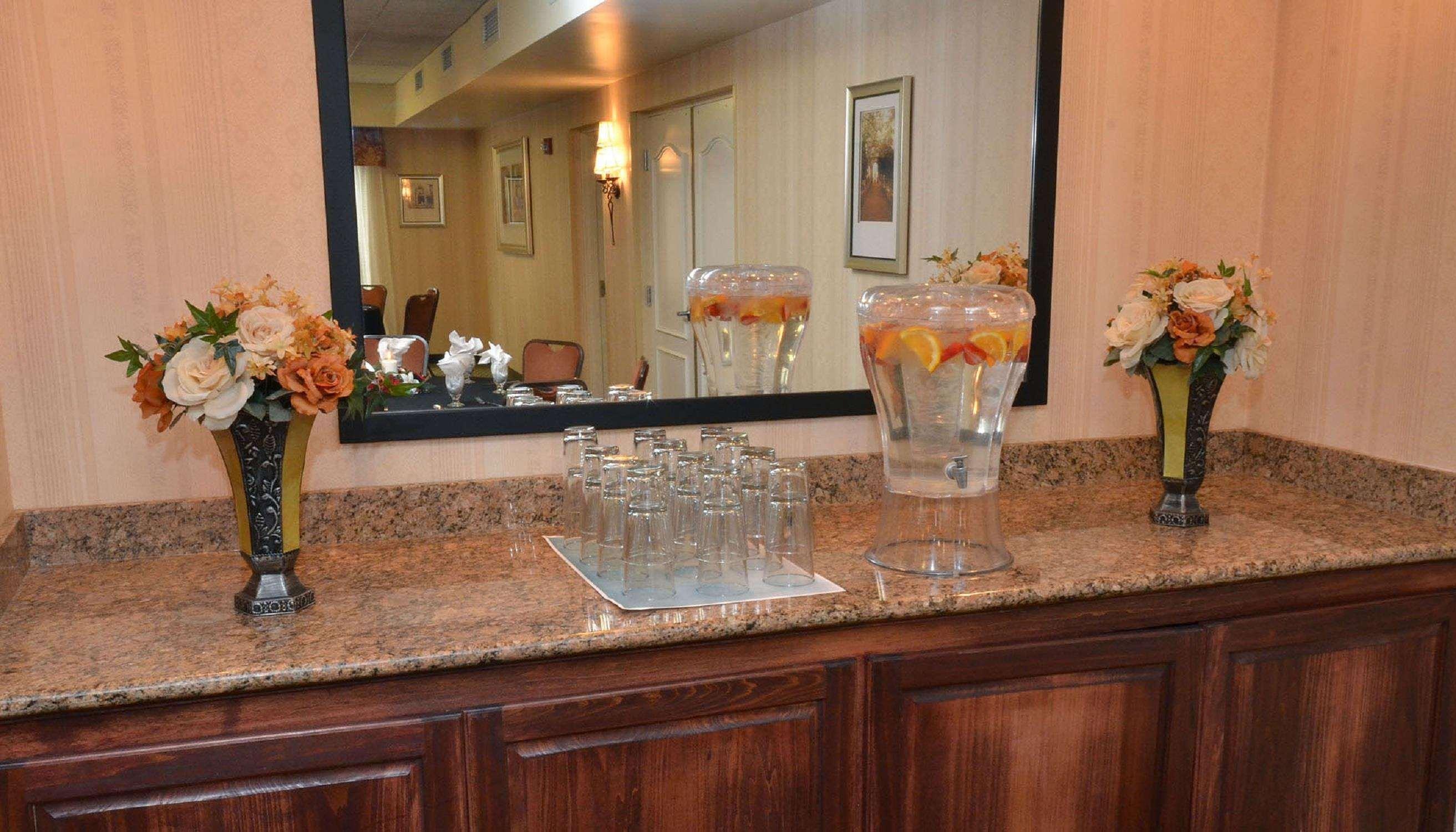 Hilton Garden Inn Ґрінсборо Екстер'єр фото