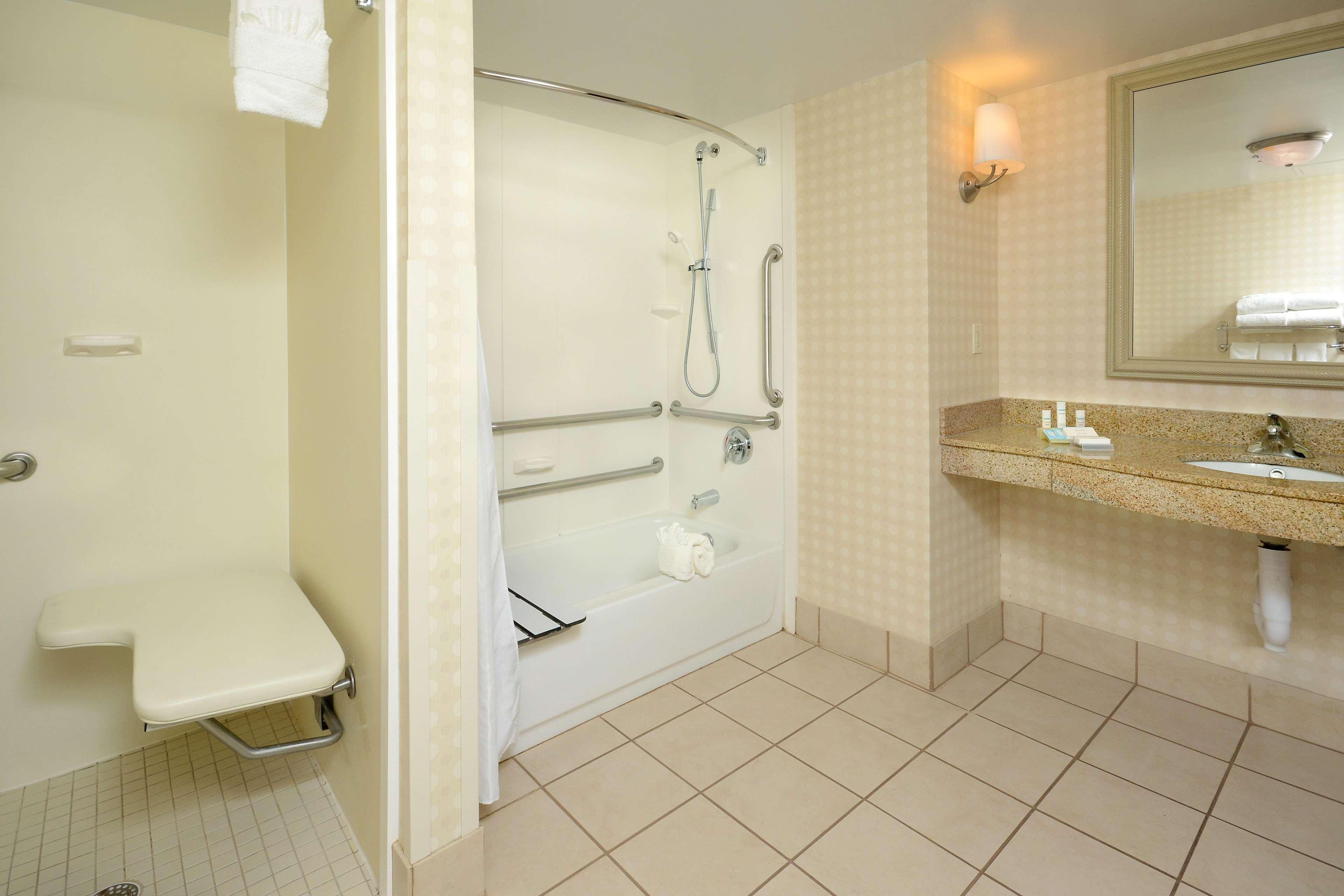 Hilton Garden Inn Ґрінсборо Екстер'єр фото